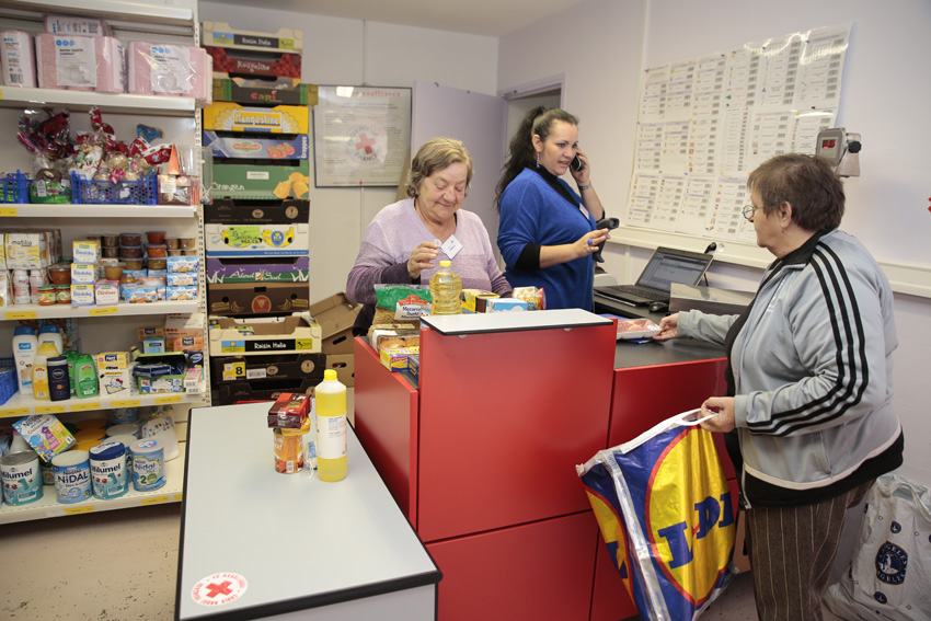 Épicerie solidaire pour personnes en difficultés - SSVP