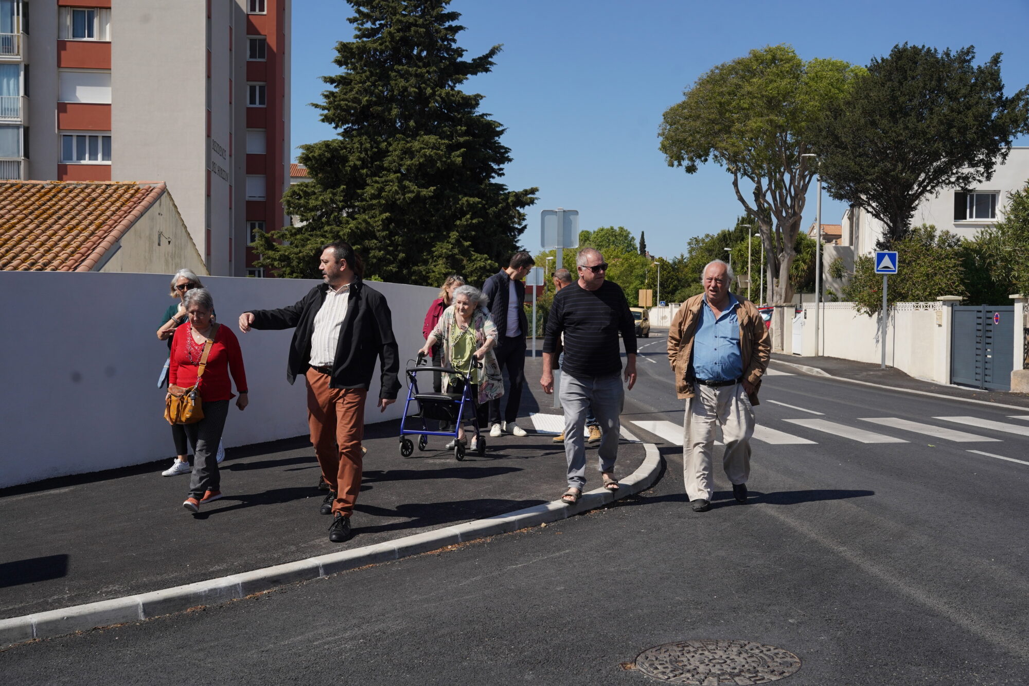 250429_VISITE_MAIRE_RUE_DES_LIERLES_AGENT_RIVERAINS_DELEMOTTE (15)