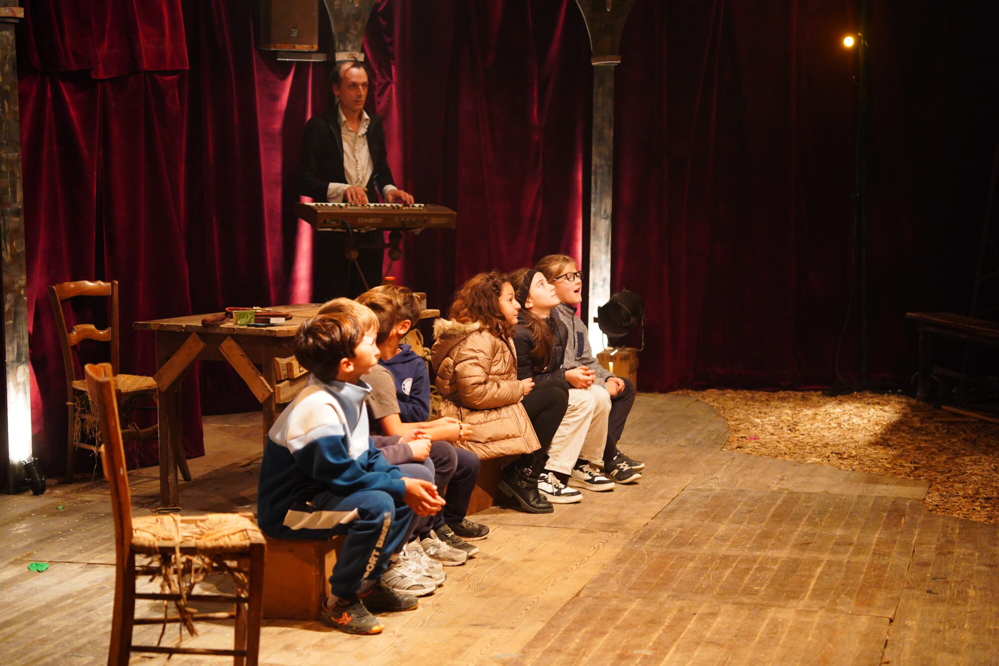 251114_SPECTACLE_CIRQUE_SCOLAIRE_CULTURE_ECOLE_DELEMOTTE (1)