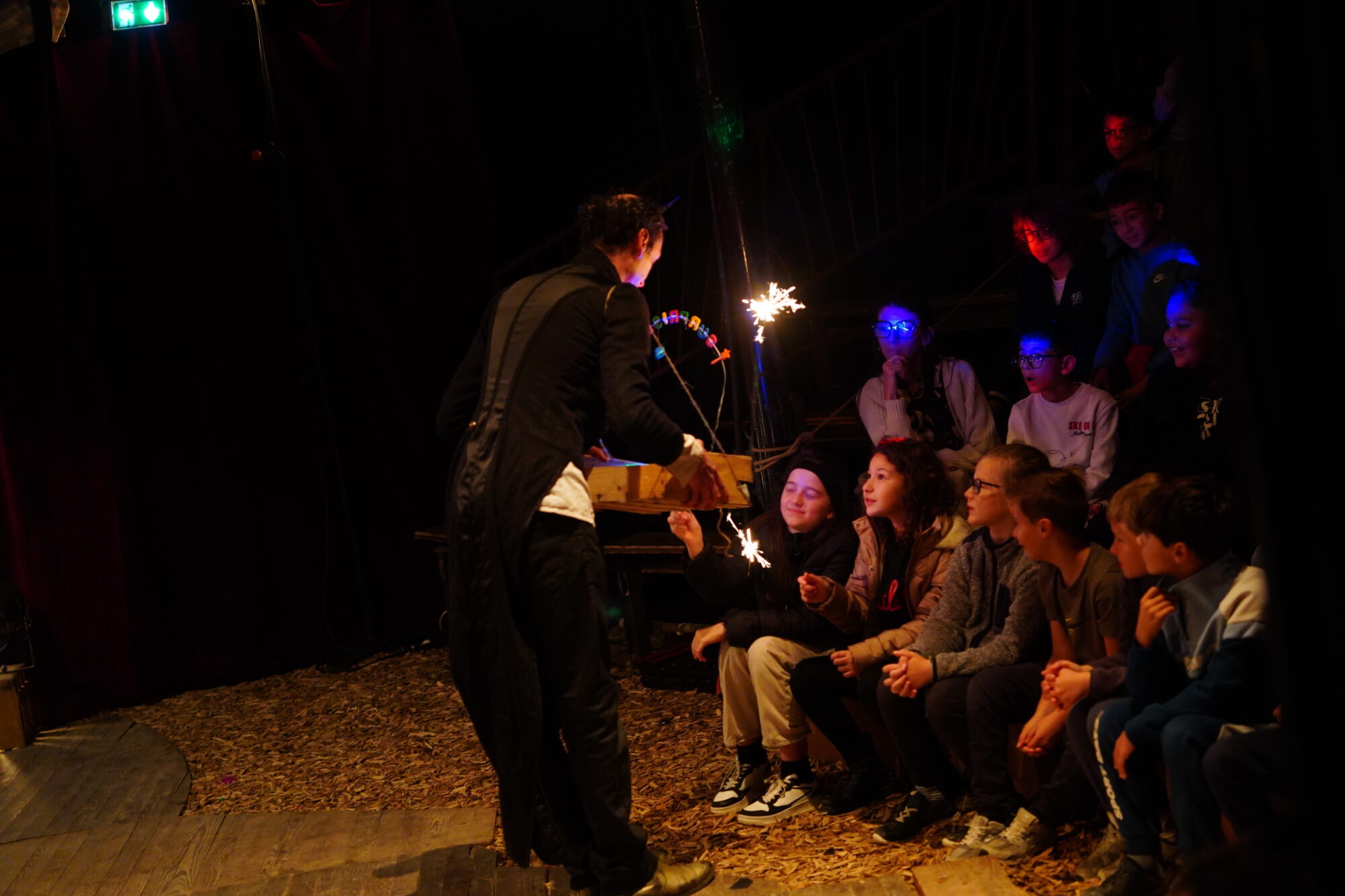 251114_SPECTACLE_CIRQUE_SCOLAIRE_CULTURE_ECOLE_DELEMOTTE (33)