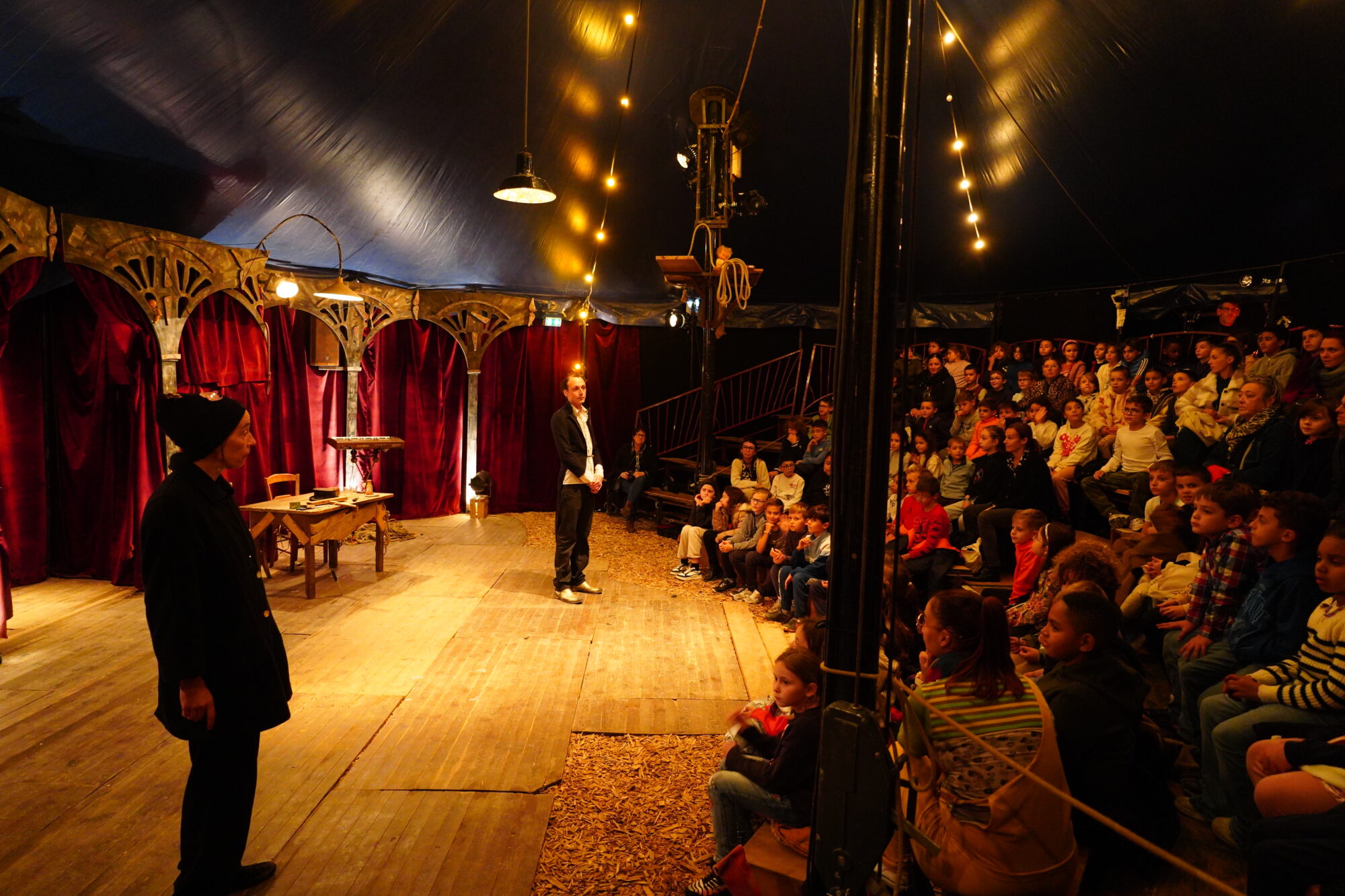 251114_SPECTACLE_CIRQUE_SCOLAIRE_CULTURE_ECOLE_DELEMOTTE (40)