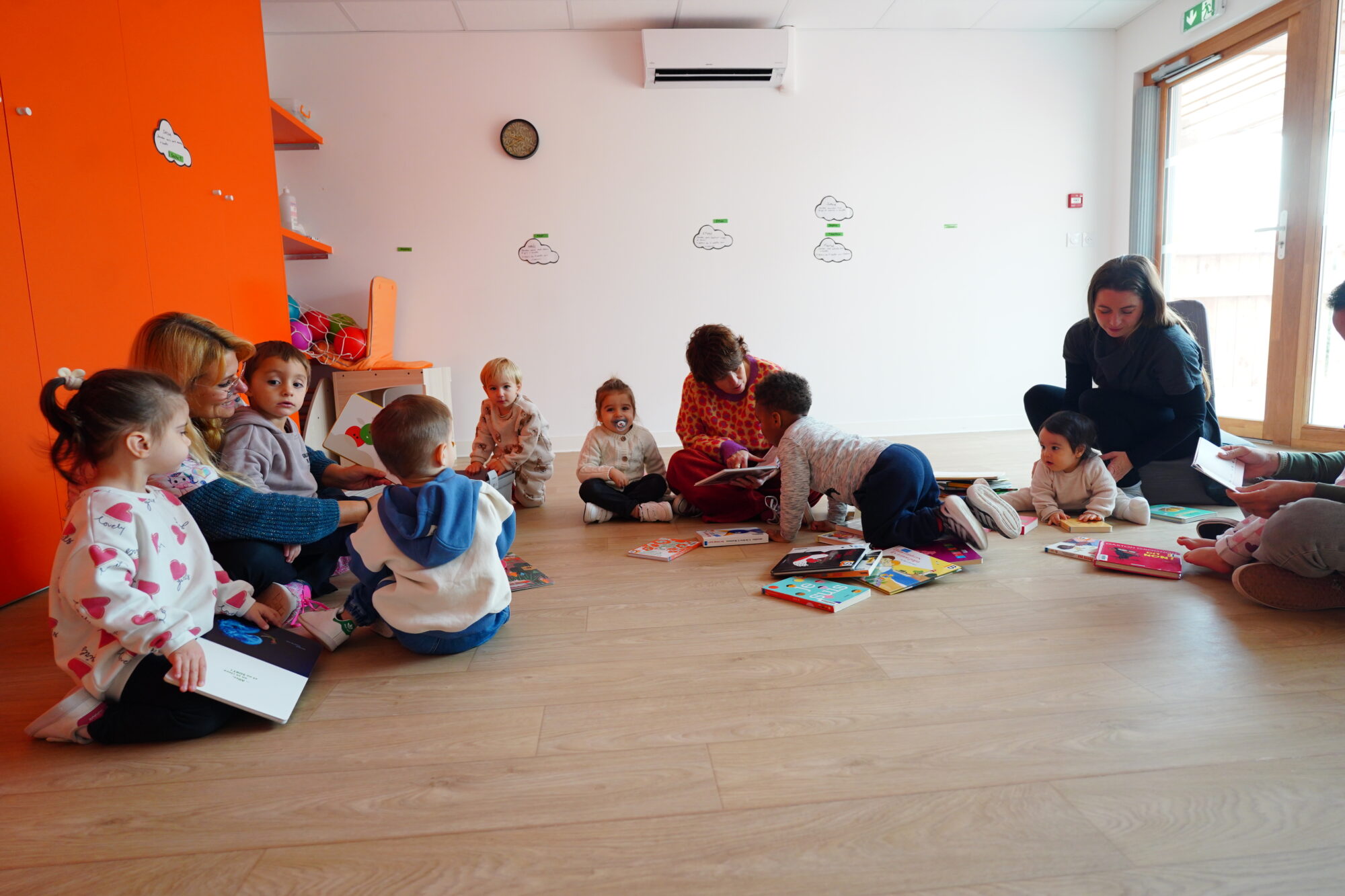 251120_LECTURE_CONTE_CRECHE_ENFANT_AGENT_DELEMOTTE (13)