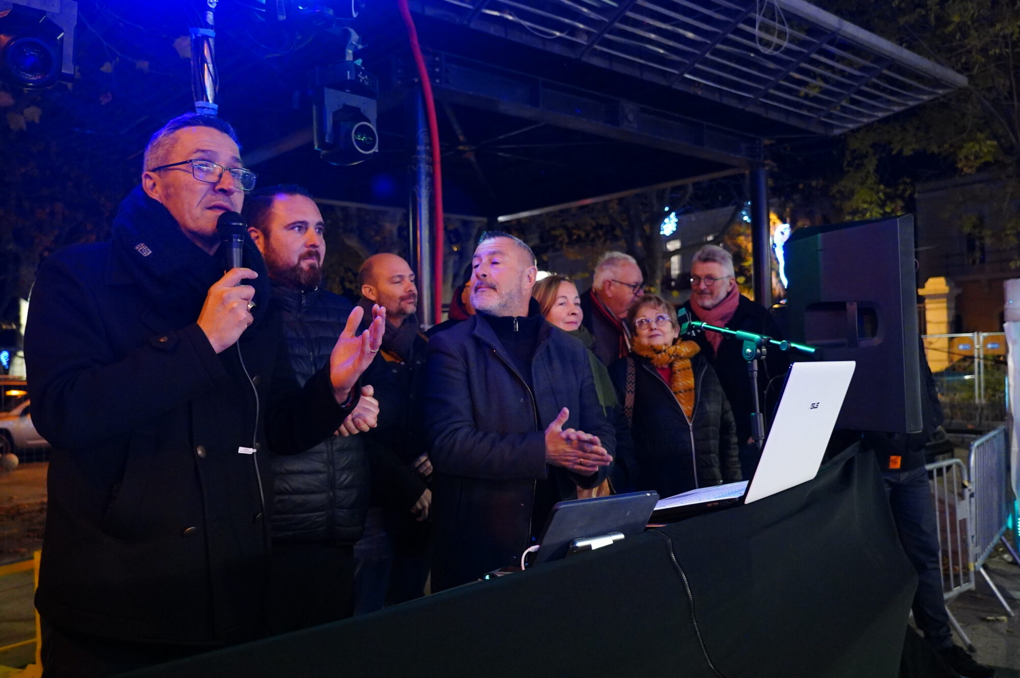 251127_OUVERTURE_FETE_FIN_ANNEE_DEFILE_BODEGA_ELU_NOEL_DELEMOTTE (110)