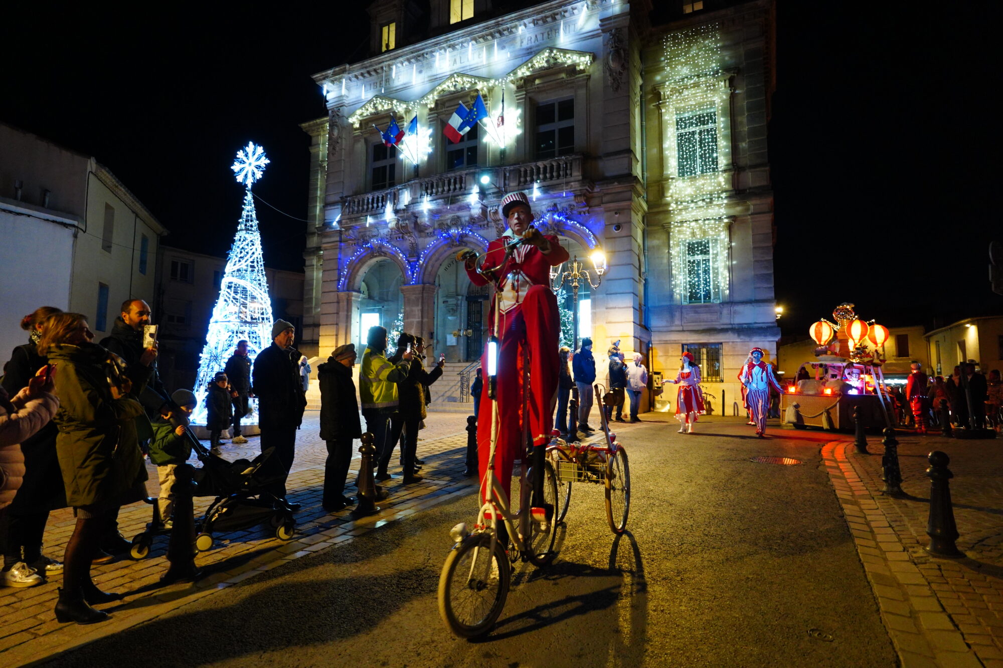 251127_OUVERTURE_FETE_FIN_ANNEE_DEFILE_BODEGA_ELU_NOEL_DELEMOTTE (55)