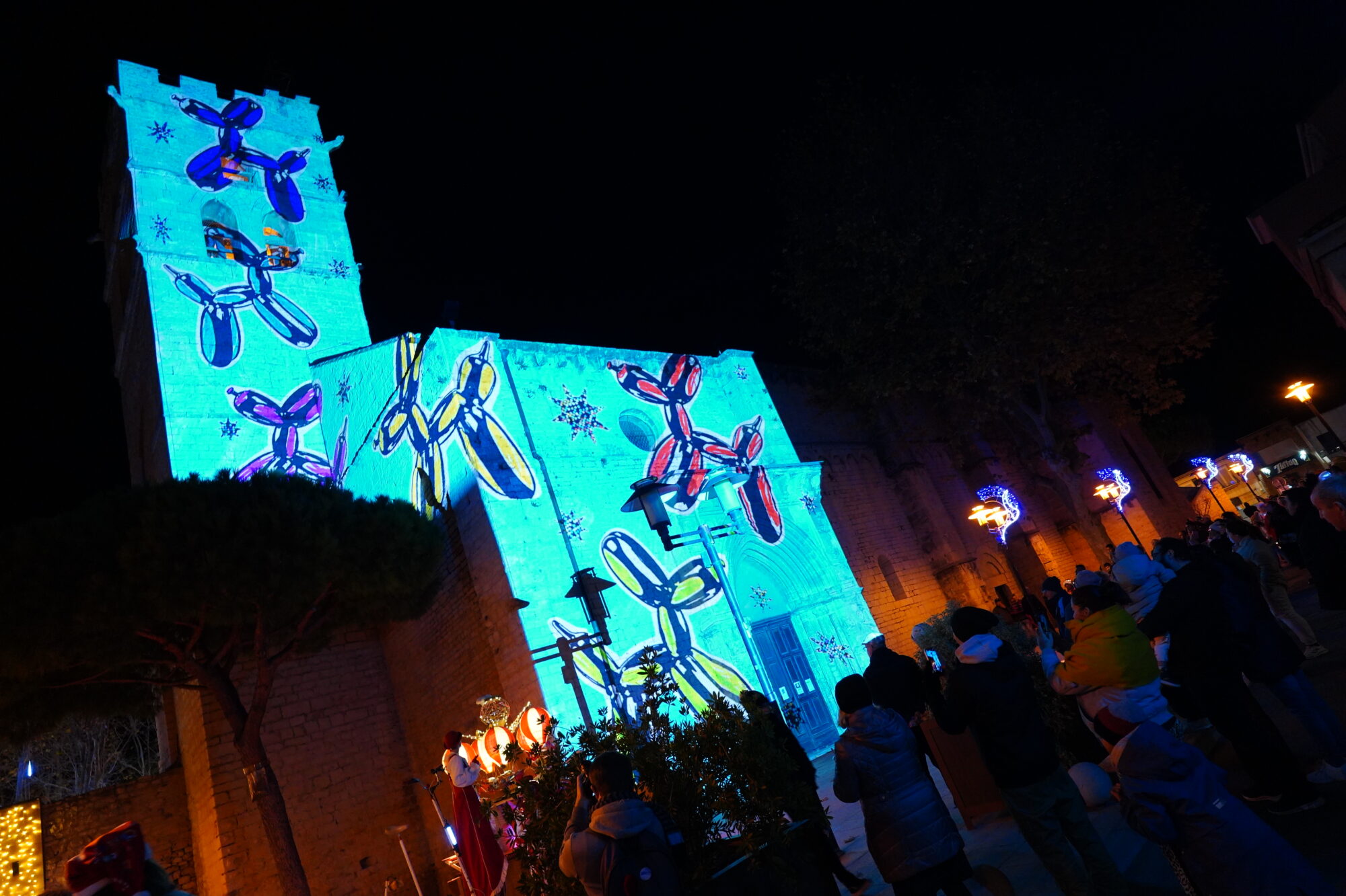 251127_OUVERTURE_FETE_FIN_ANNEE_DEFILE_BODEGA_ELU_NOEL_DELEMOTTE (90)