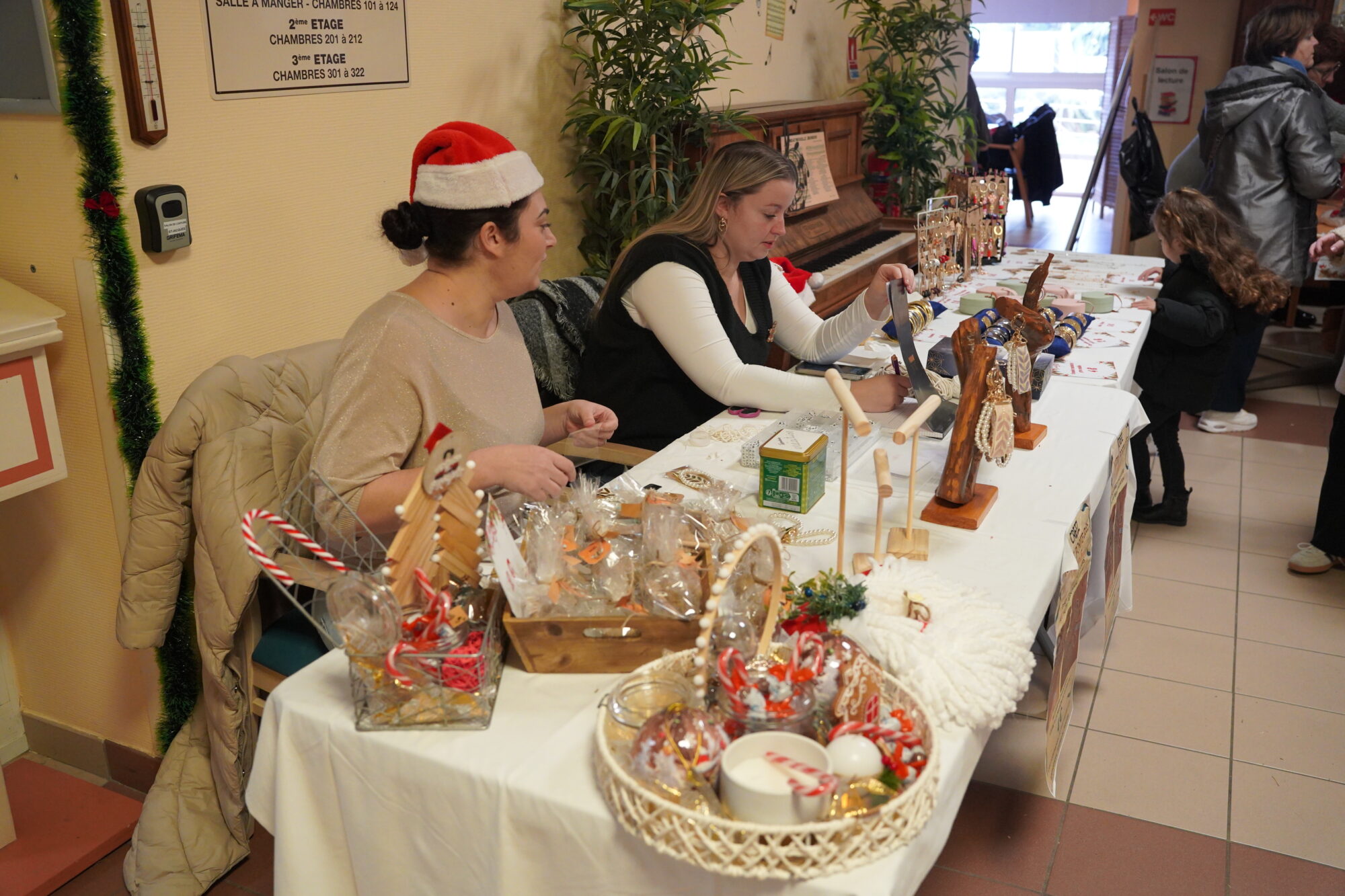251206_MARCHE_NOEL_EHPAD_ST-JACQUES_TRIGANO12