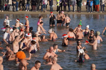 260104_GRAND_BAIN_PLAGE_DES_MOUETTES_ROUSTAN_388