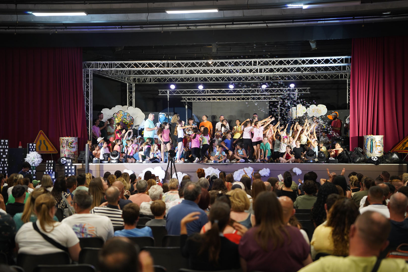 260605_INSTANT_FAMILLES_SPECTACLE_PAGNOL_LAVANDINS_SALLE_DE_L_AIRE_AL (99)
